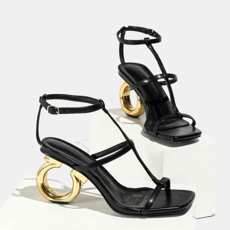 Women'S Accessories Trends 2025 - Sandali con tacco alto da donna
