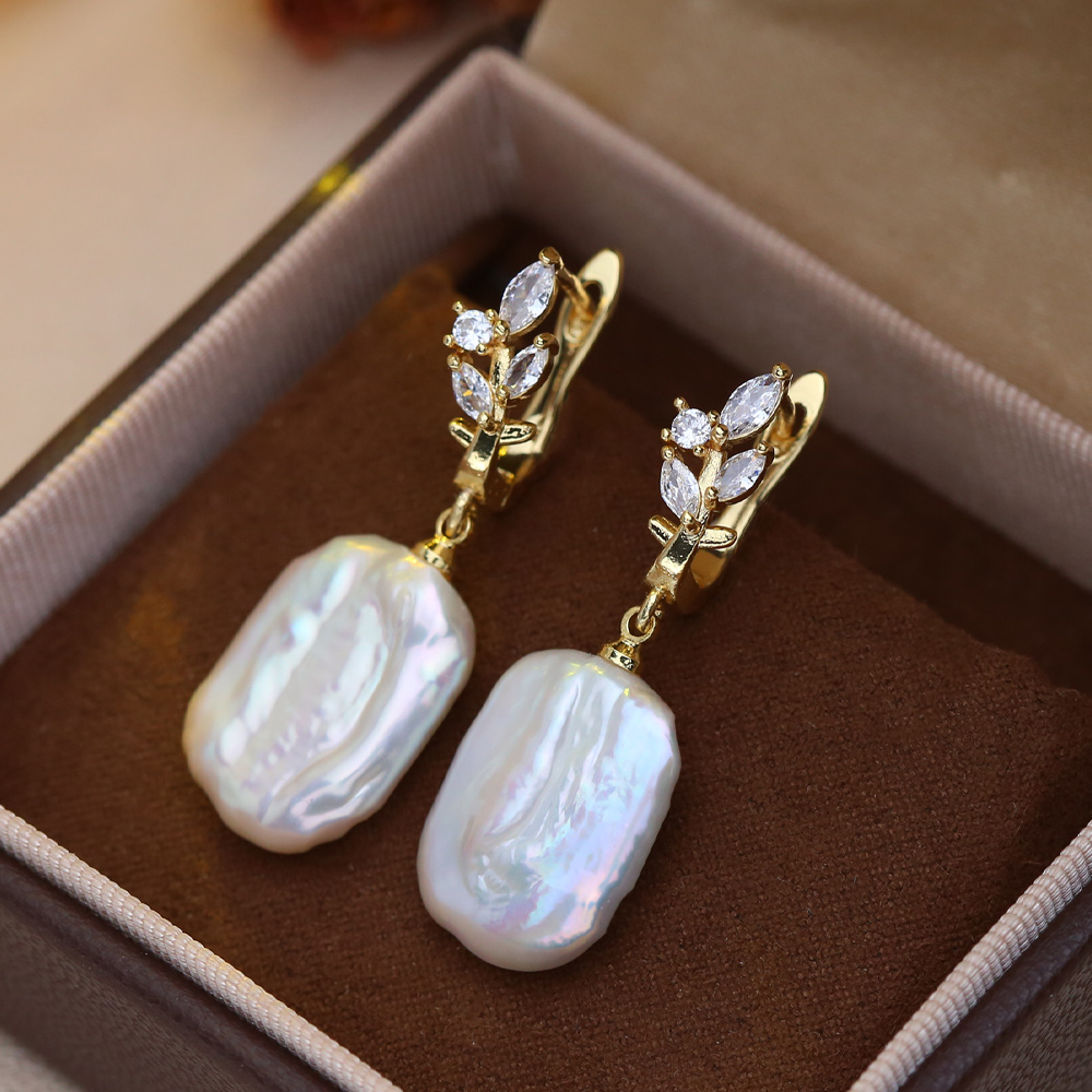 Statement Earrings Oversized - Orecchini pendenti con grandi perle naturali