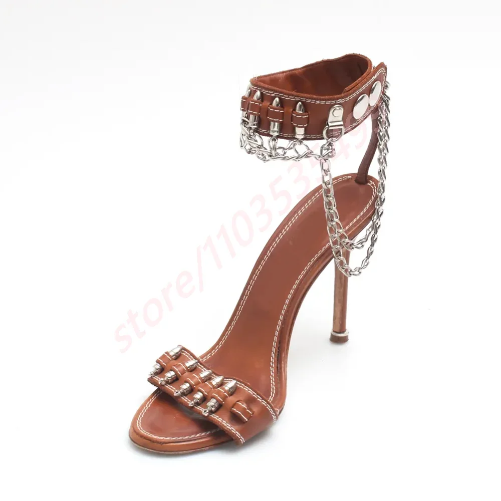 Nuovi sandali romani con caten - Women'S Accessories Trends 2025 recensione e prezzo